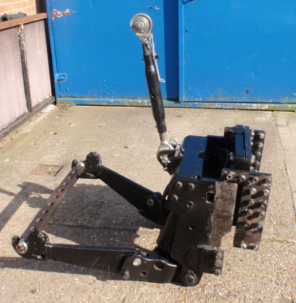 Zuiburg Front Linkage c/w mounting point - Image 2
