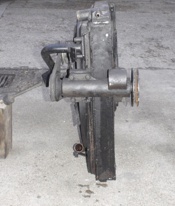 Unimog Radiator c/w Fan Idler pulley - Image 2